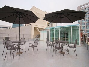 Balcony - D.H Sinchon Guesthouse (Seoul)