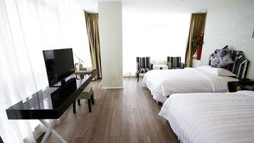 Executive Double Room | Living area | TV