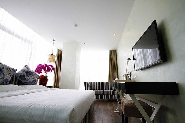 行政双人房 | 起居区 | 电视