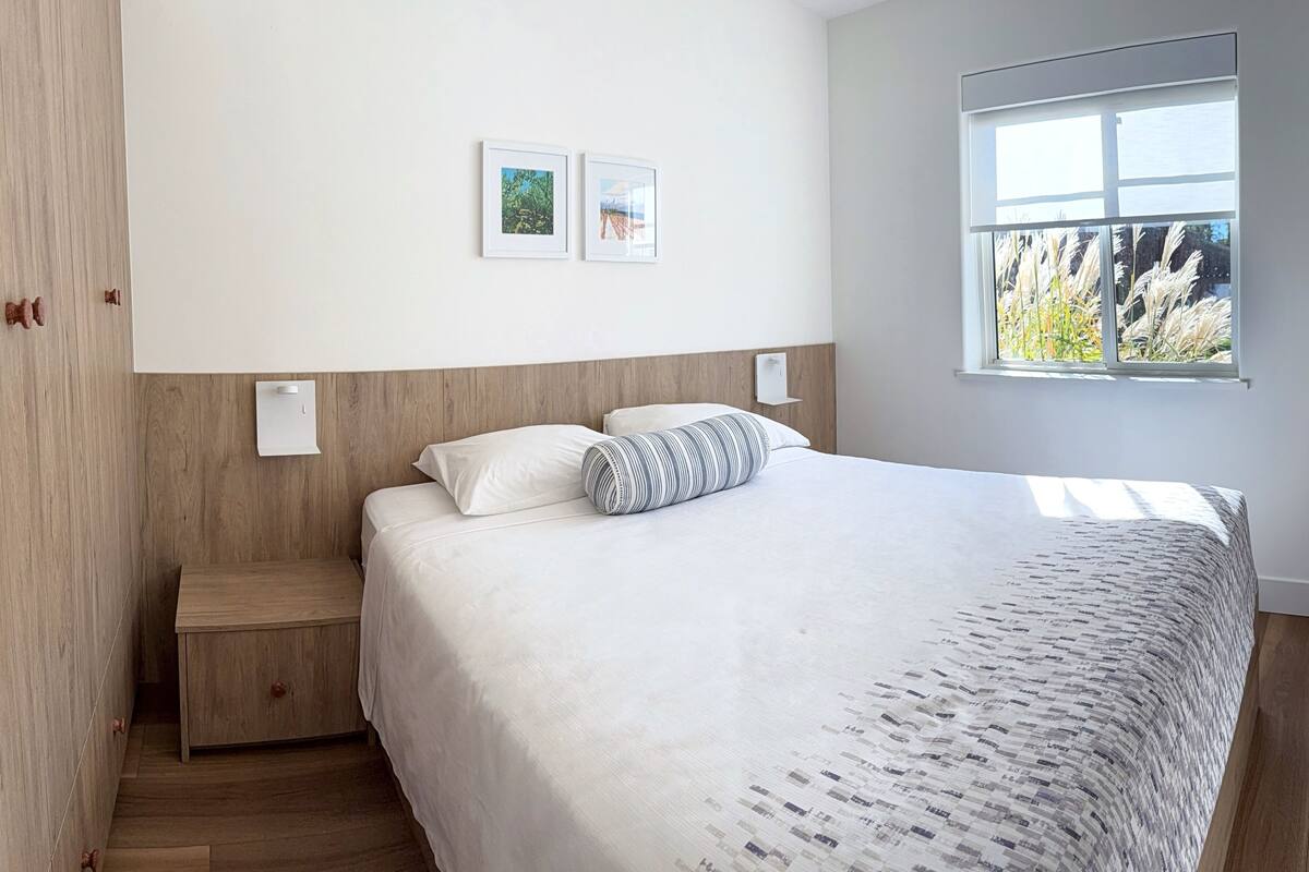 Suite, 2 chambres, vue sur le lac | Accès au Wi-Fi (inclus), literie fournie
