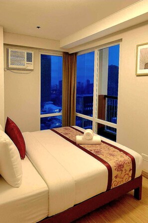 Luxury Room, 1 Bedroom | In-room safe, blackout drapes, soundproofing, free WiFi - JMM Grand Suites (Manila)