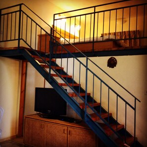 Premium bedding, minibar, in-room safe, individually furnished - Jerusalem Garden Home (Jerusalem)