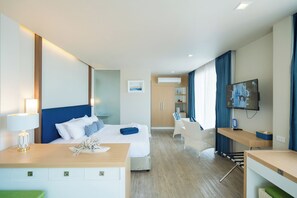 Caja de seguridad en la habitación y escritorio 