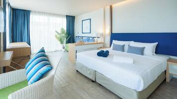 Premier-Zimmer, Meerblick | Zimmersafe, Schreibtisch, laptopgeeigneter Arbeitsplatz