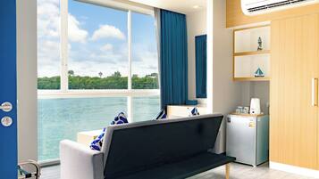 Premier Double Room, Non Smoking, Oceanfront (Boat Quay Sea Front) | Pemandangan dari bilik