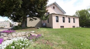 Property grounds - Hotel du Mont Servy (Mas-Saint-Chely)