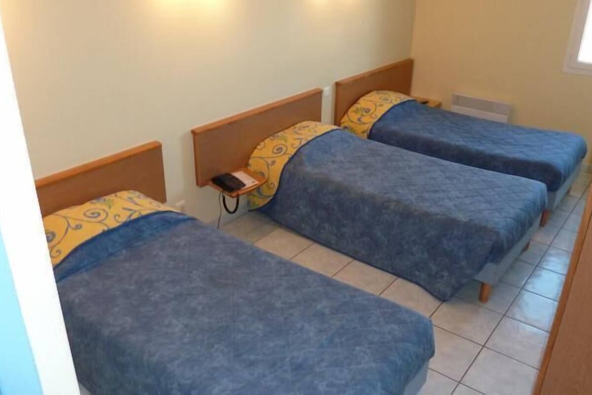 standard triple room, private bathroom | soundproofing, free wifi