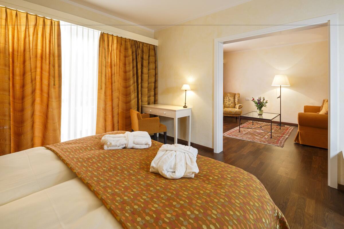 Suite Junior | Minibar, coffre-fort, bureau, lit de bébé (supplément)