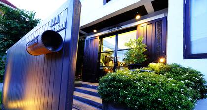 Mona Chiang Mai Boutique