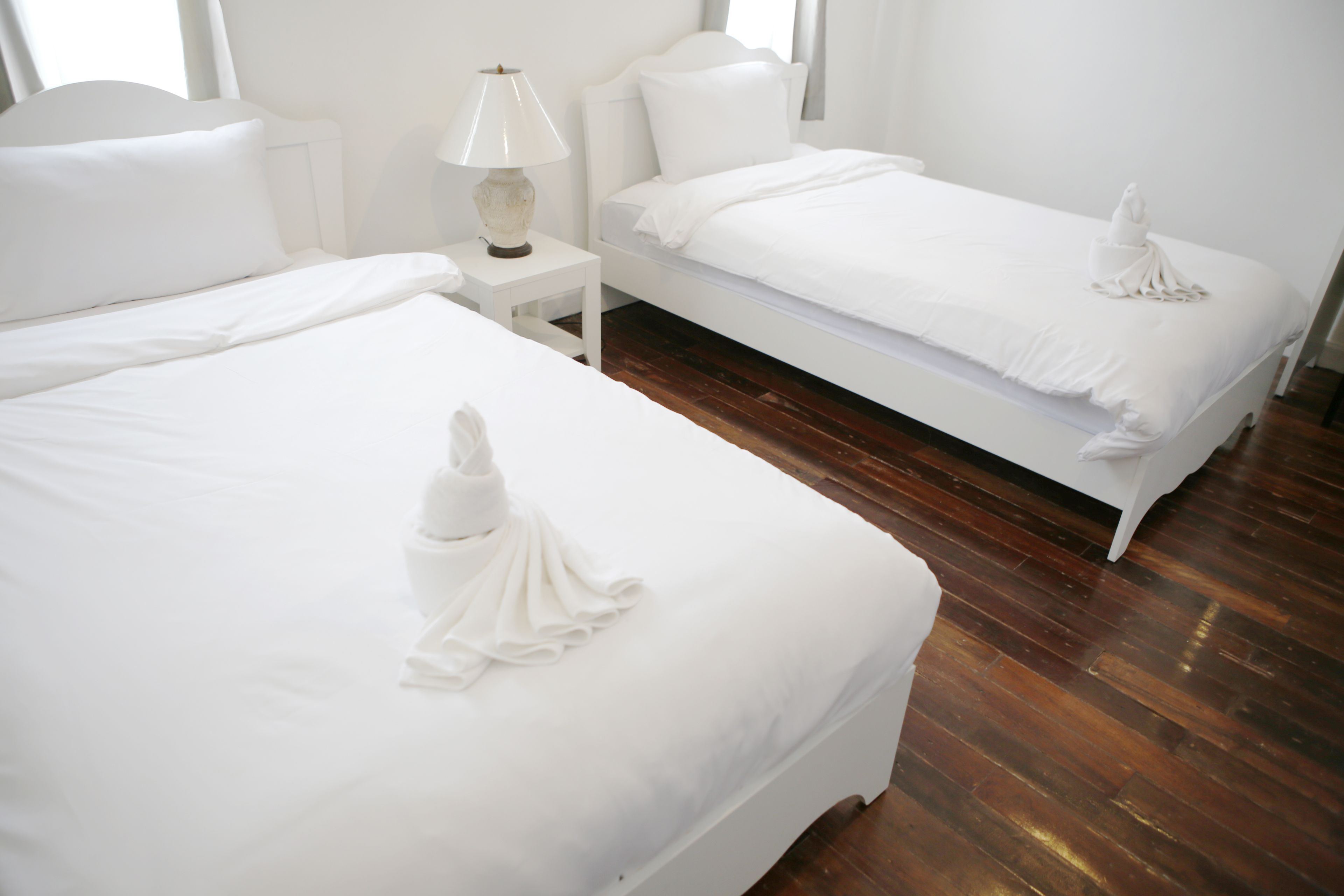 room, 1 king bed | minibar, desk, free wifi