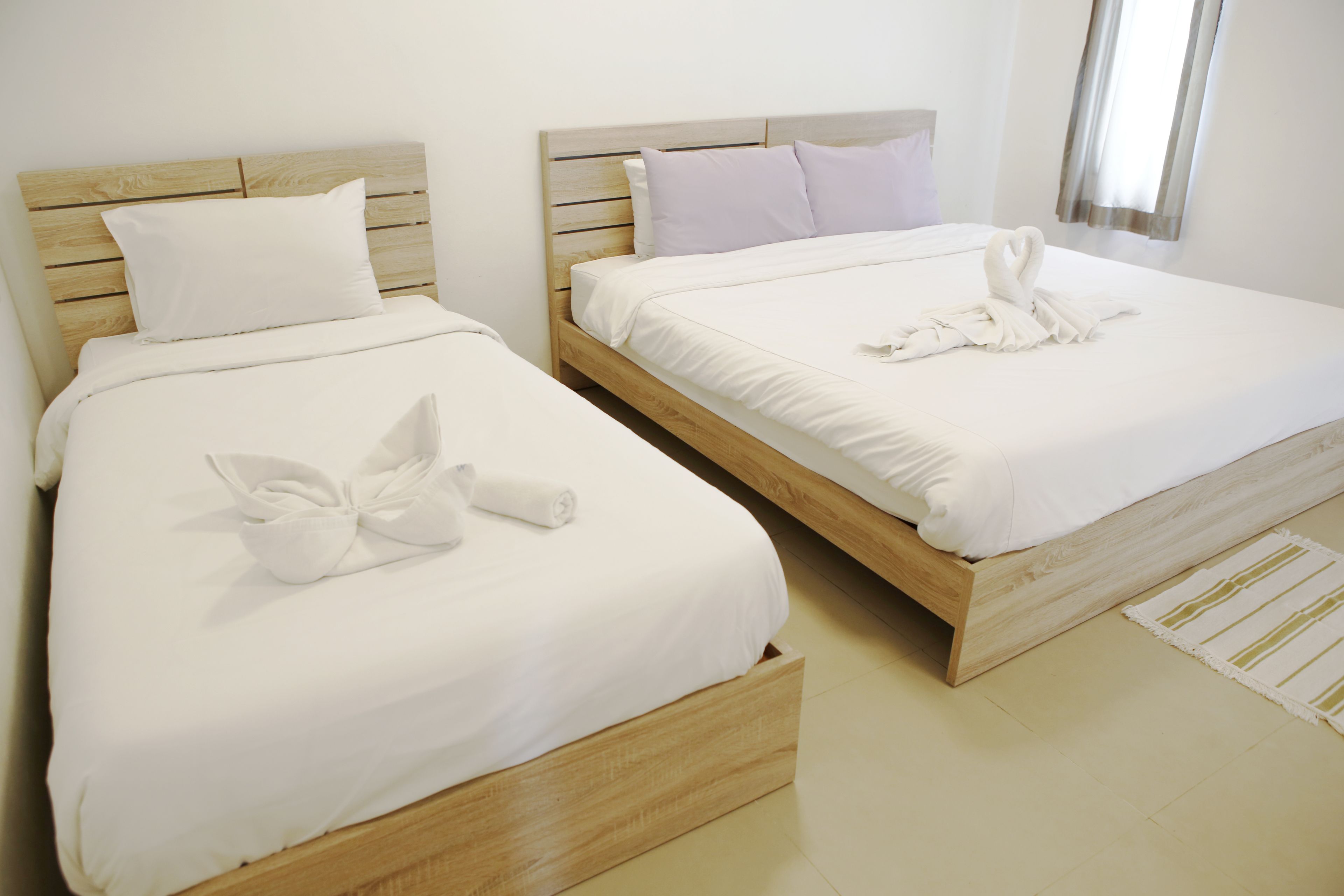 family room | minibar, desk, free wifi