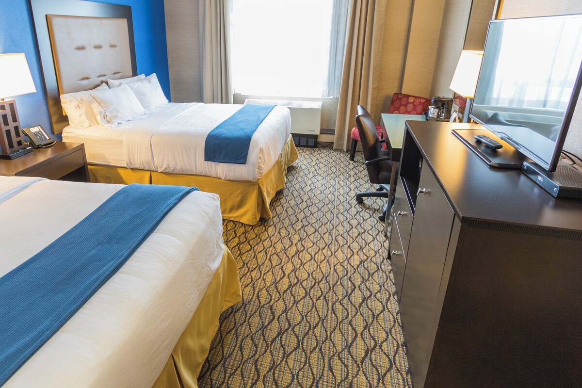 Standard Room, 2 Queen Beds | Desk, iron/ironing board, WiFi (free), bed sheets