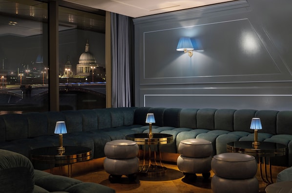 2 bars/lounges, rooftop bar, cocktail bar - Sea Containers London (London)