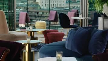 2 barer/lounger, bar på takterrassen och cocktailbar