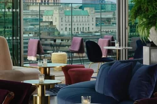 2 bares o lounges, bar en la azotea, bar de cocteles