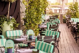 Breakfast, lunch, dinner served; British cuisine, alfresco dining