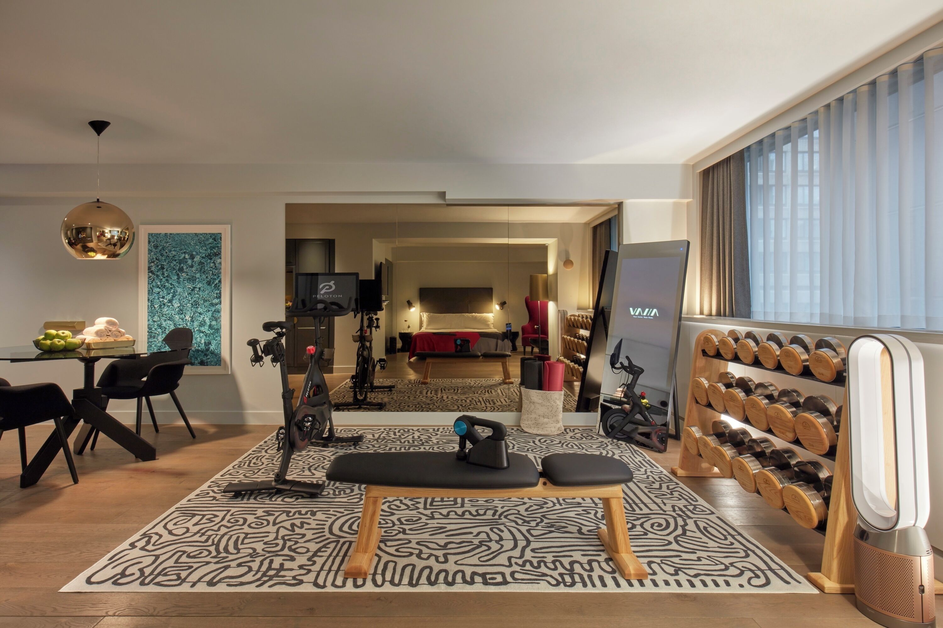 客房 | 高档床上用品、迷你吧、客房内保险箱、特色装修