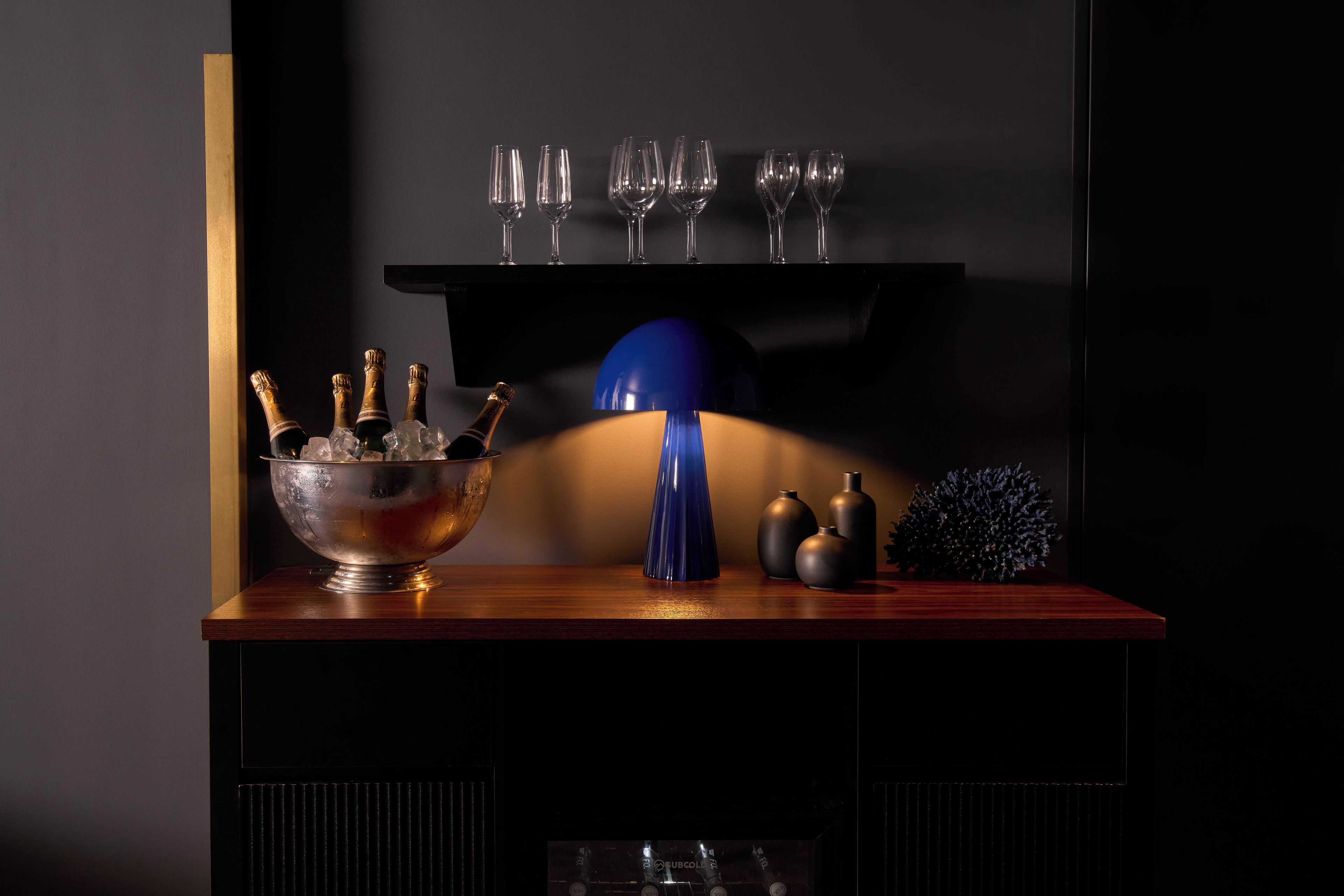 Lobby-lounge