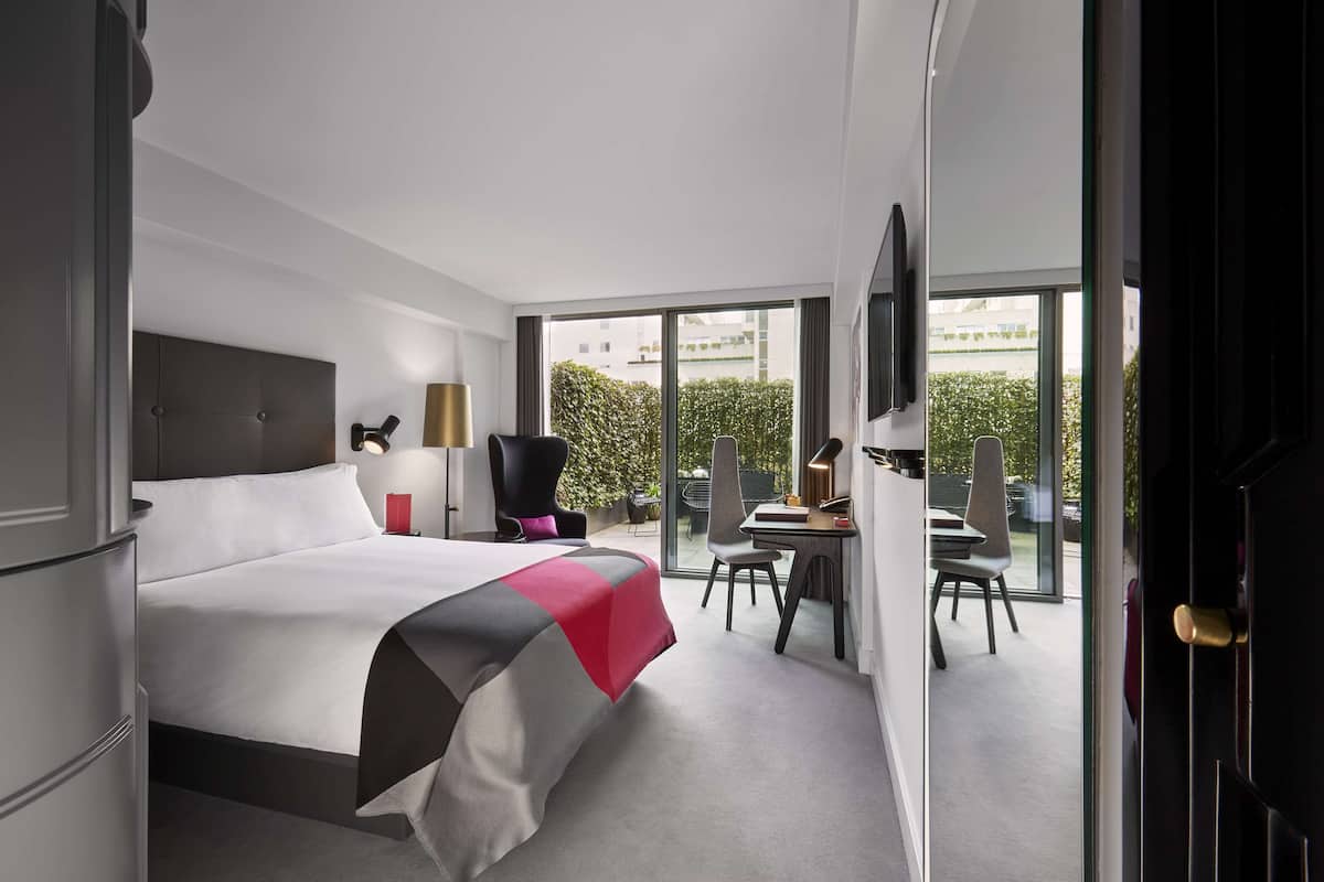 Room amenity