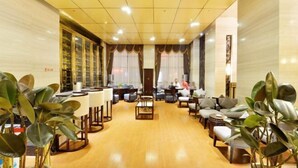 Lobby-lounge