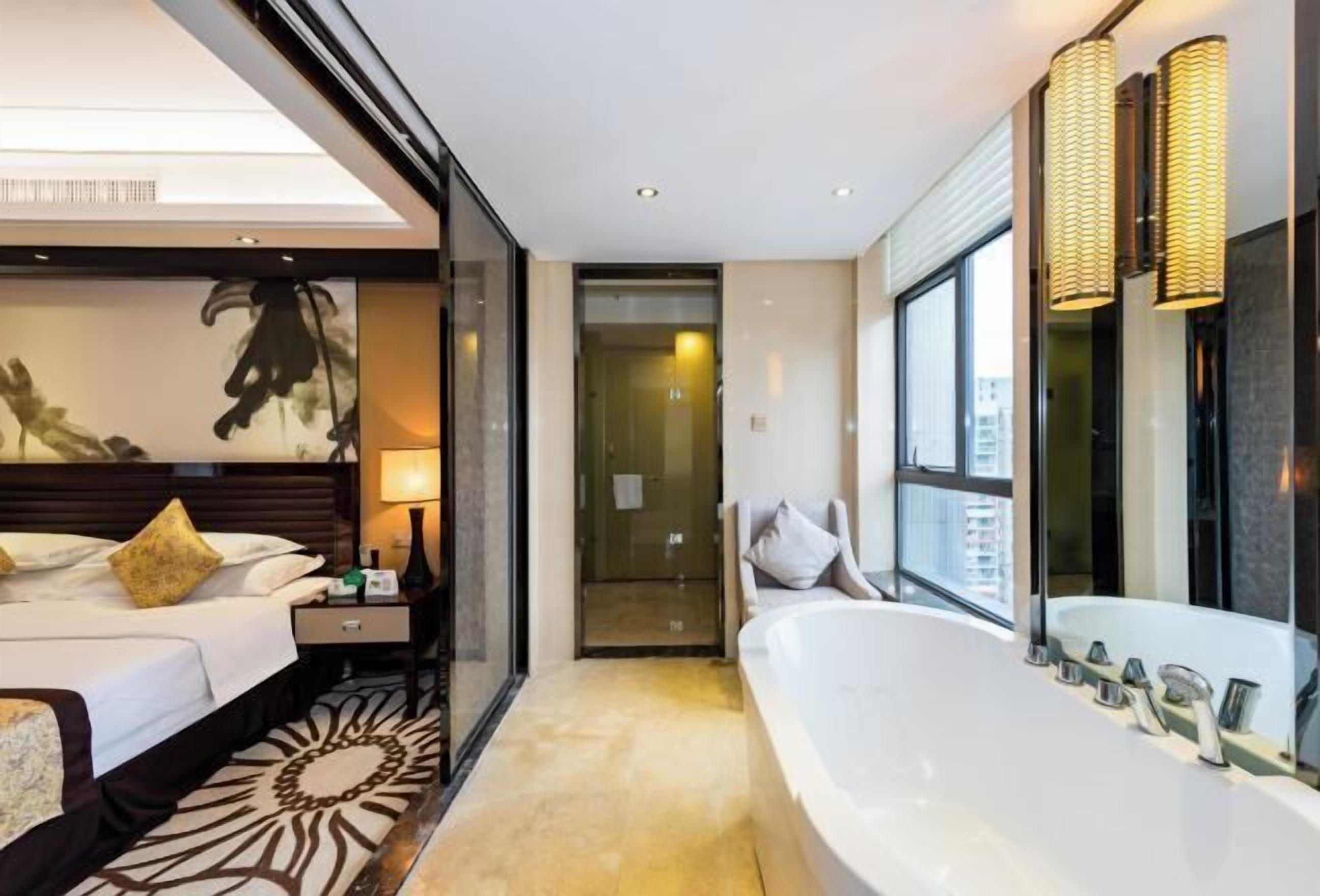 Minibar, in-room safe, alarm clocks