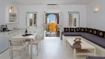 Biệt thự (Votsalo) | Khu phòng khách | TV màn hình phẳng