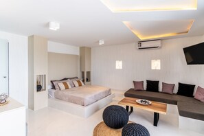 Villa Thea with Hot Tub Jacuzzi