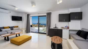 Villa Lava with Hot Tub Jacuzzi | Khu phòng khách | TV màn hình phẳng