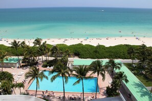 On the beach, white sand - Casablanca on the Ocean East Tower (Miami Beach)