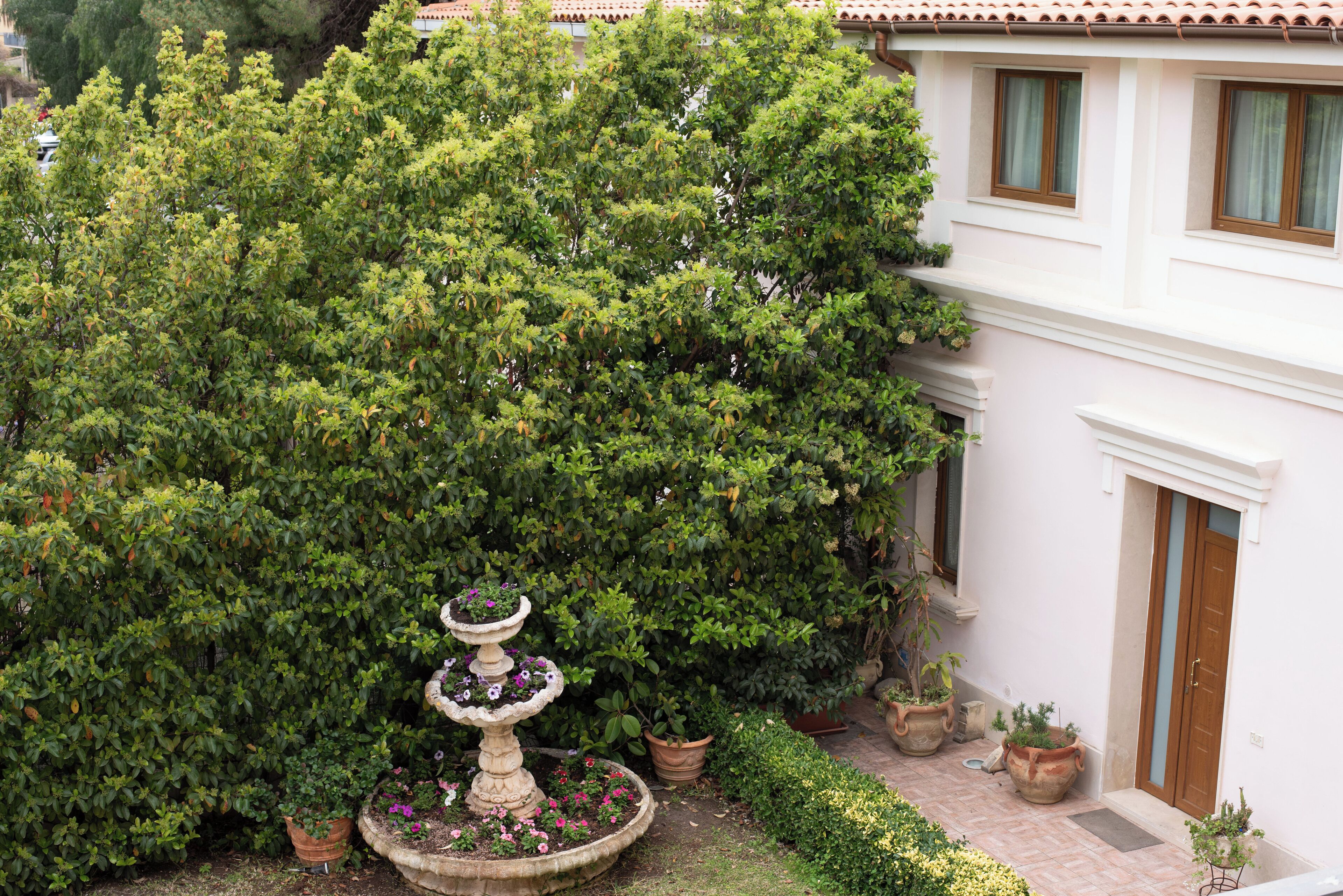 deluxe double room, jetted tub, garden view | view from room