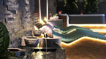 Parihoitohuone(ita), vartalohoitoja, kuumakivihierontaa