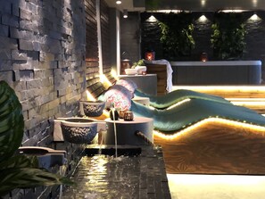 Behandlingsrum til par, kropsbehandlinger, hot stone-massage