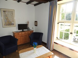 Standard House | Living room | Flat-screen TV - Kasteel Schaloen (Schin op Geul)