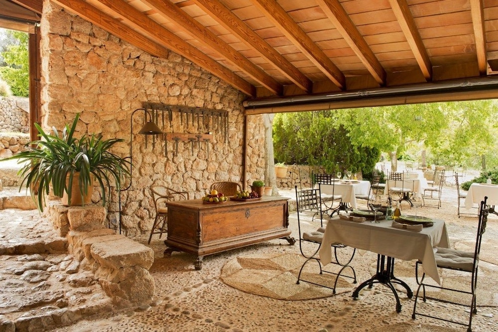 Hotel Mirabó De Valldemossa by null