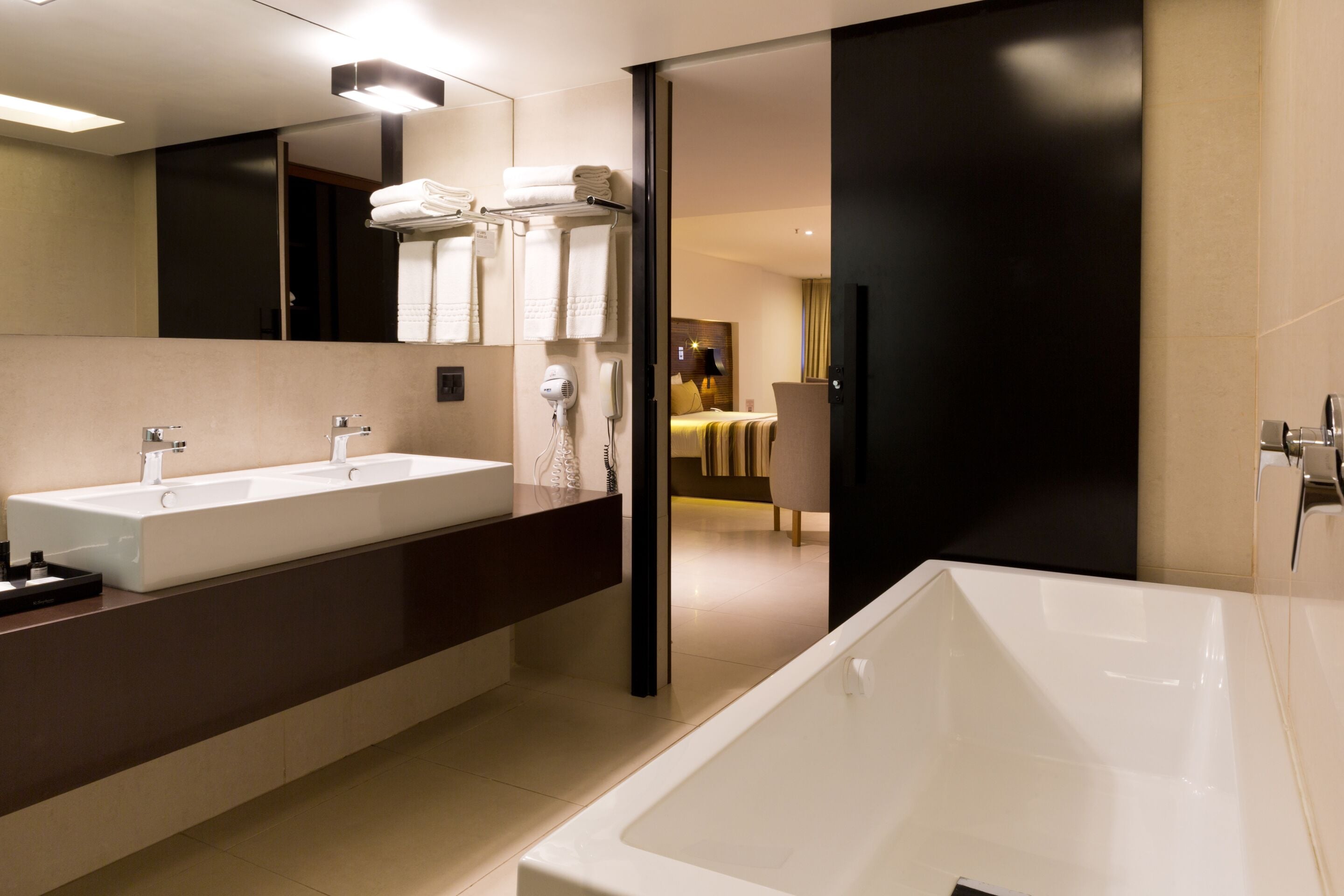 premium double room | deep-soaking bathtub
