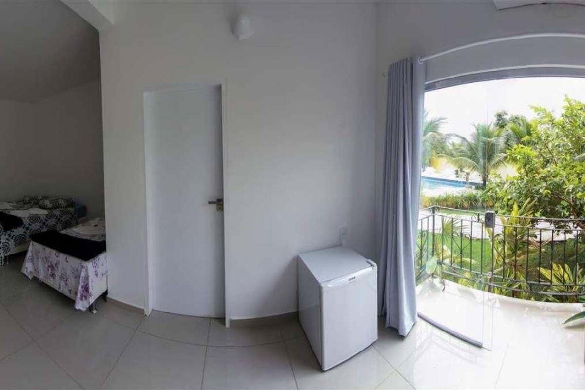 Minibar, wifi gratis y ropa de cama