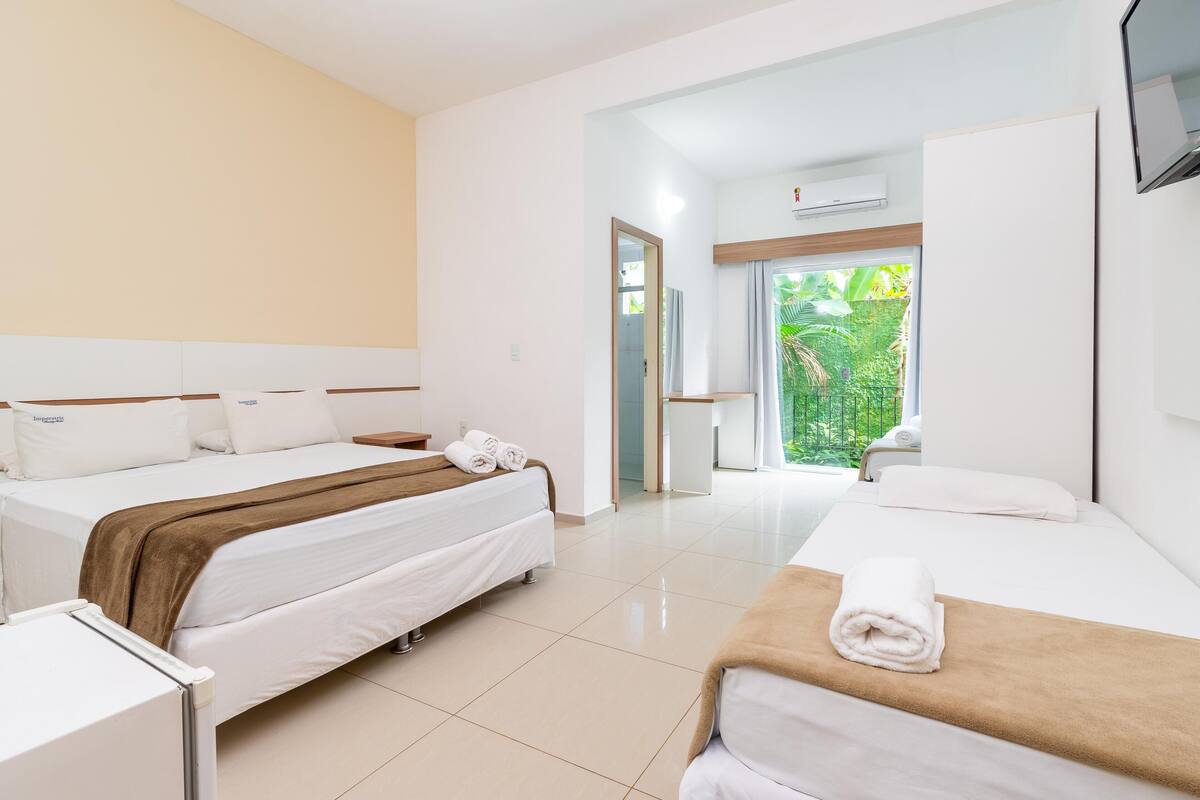Minibar, wifi gratis y ropa de cama