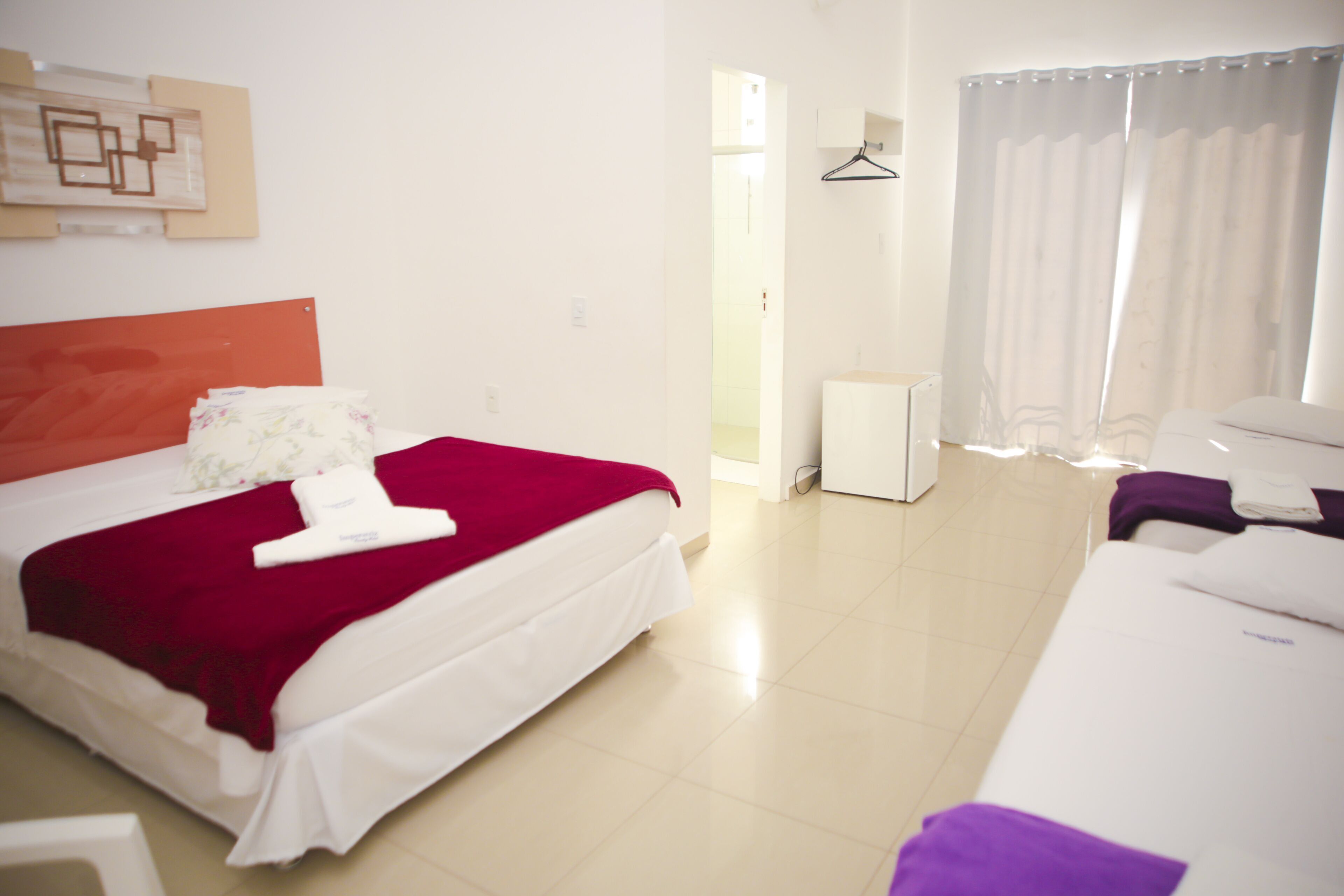 Minibar, wifi gratis y ropa de cama 