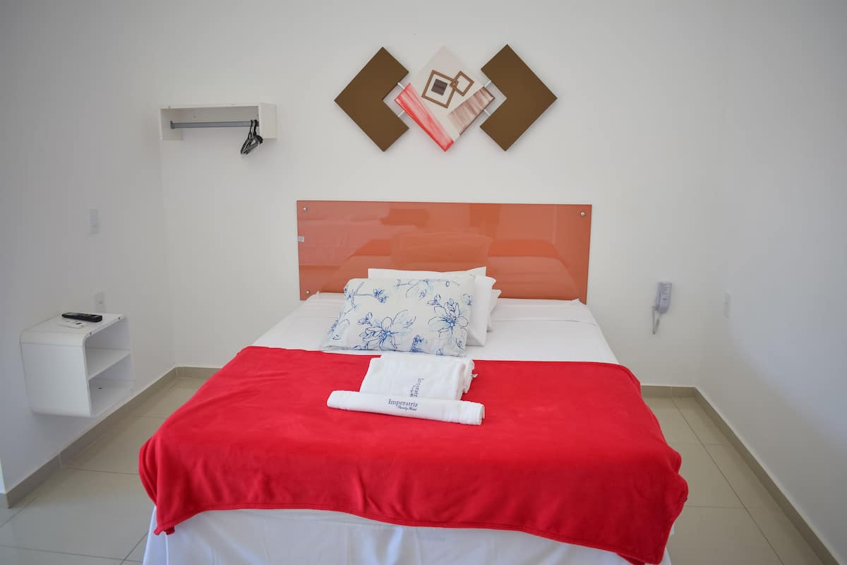Habitación triple superior | Minibar, wifi gratis y ropa de cama