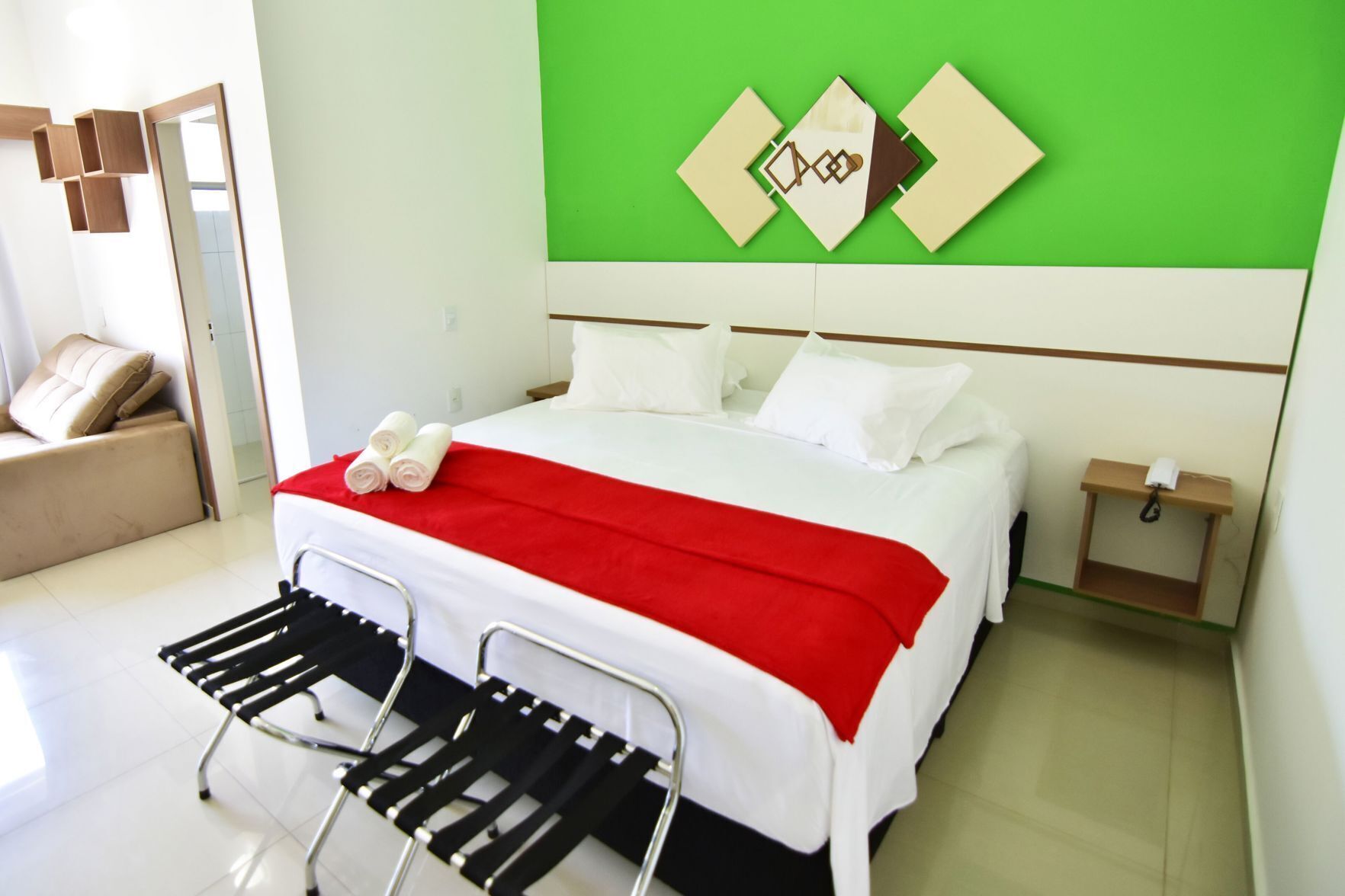 Minibar, wifi gratis y ropa de cama 