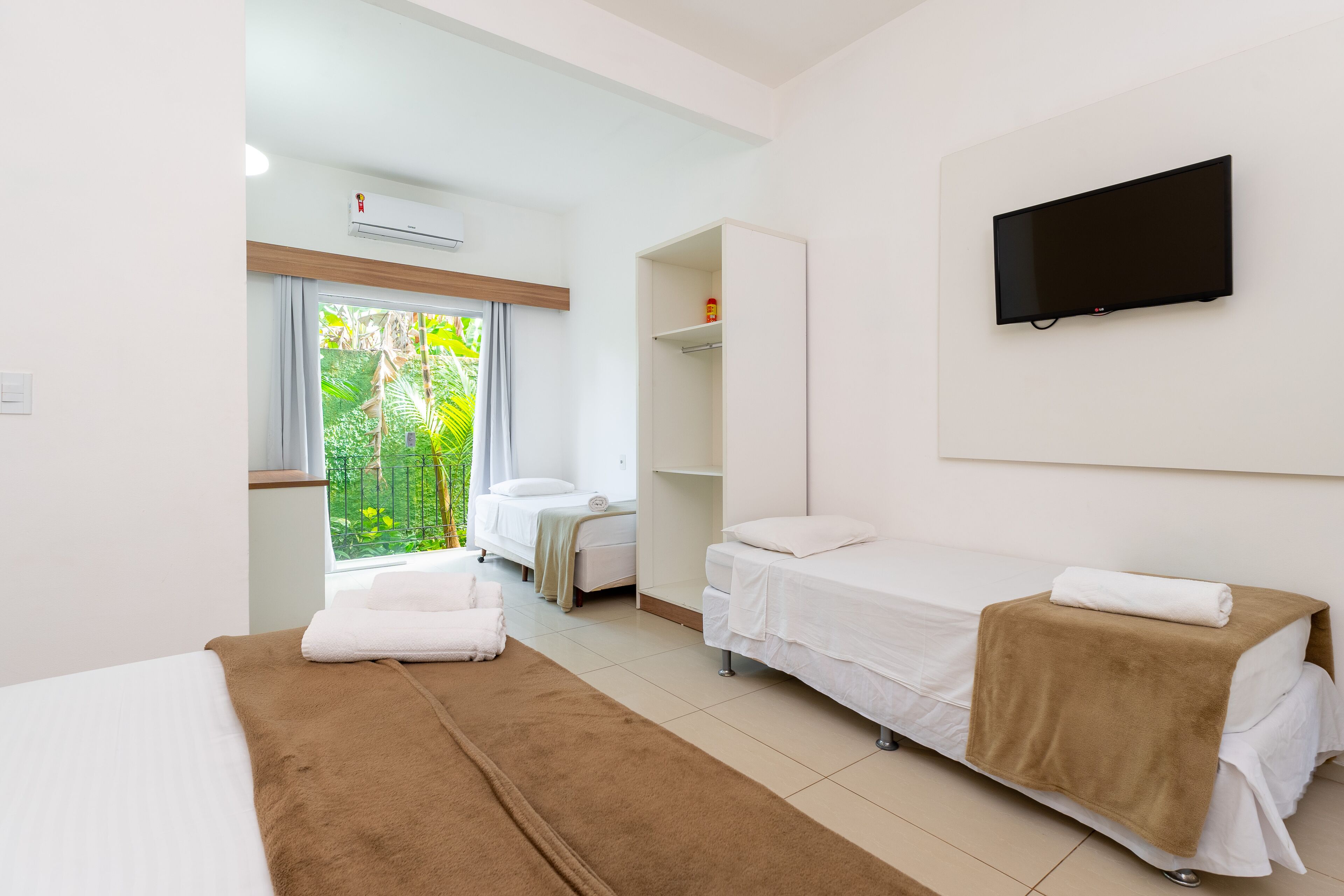 1 bedroom, minibar, free wifi, bed sheets