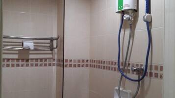 Dusche im Bad