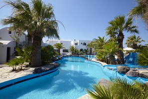 Outdoor pool, pool umbrellas, sun loungers - Fenix Collection (Santorini)