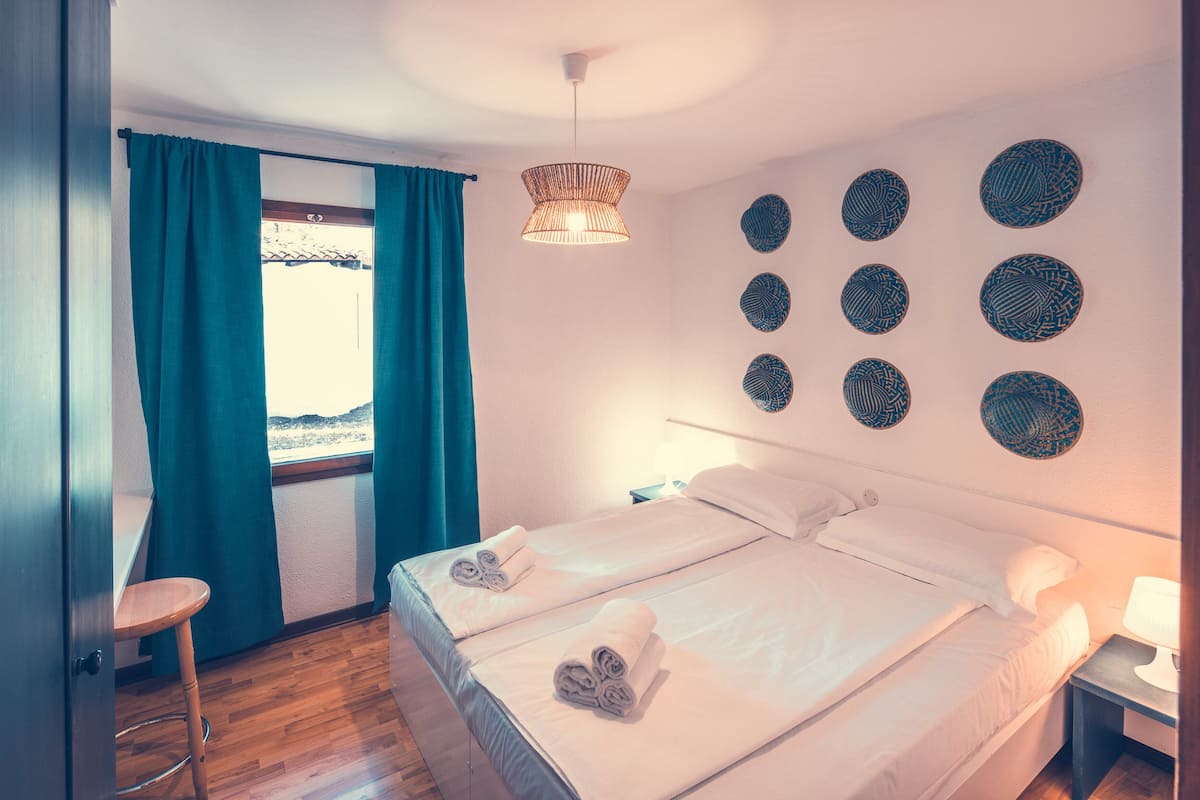3 habitaciones, minibar, cortinas blackout y wifi gratis