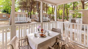 Comfort Mobile Home (4 People, Pet Friendly) | Terrace/patio