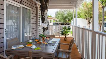 Superior Mobile Home (Pet Friendly) | Garden view