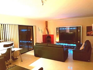 Apartment, 2 Bedrooms | Living area | Flat-screen TV, pay movies - Bencini Apartments (Gzira)