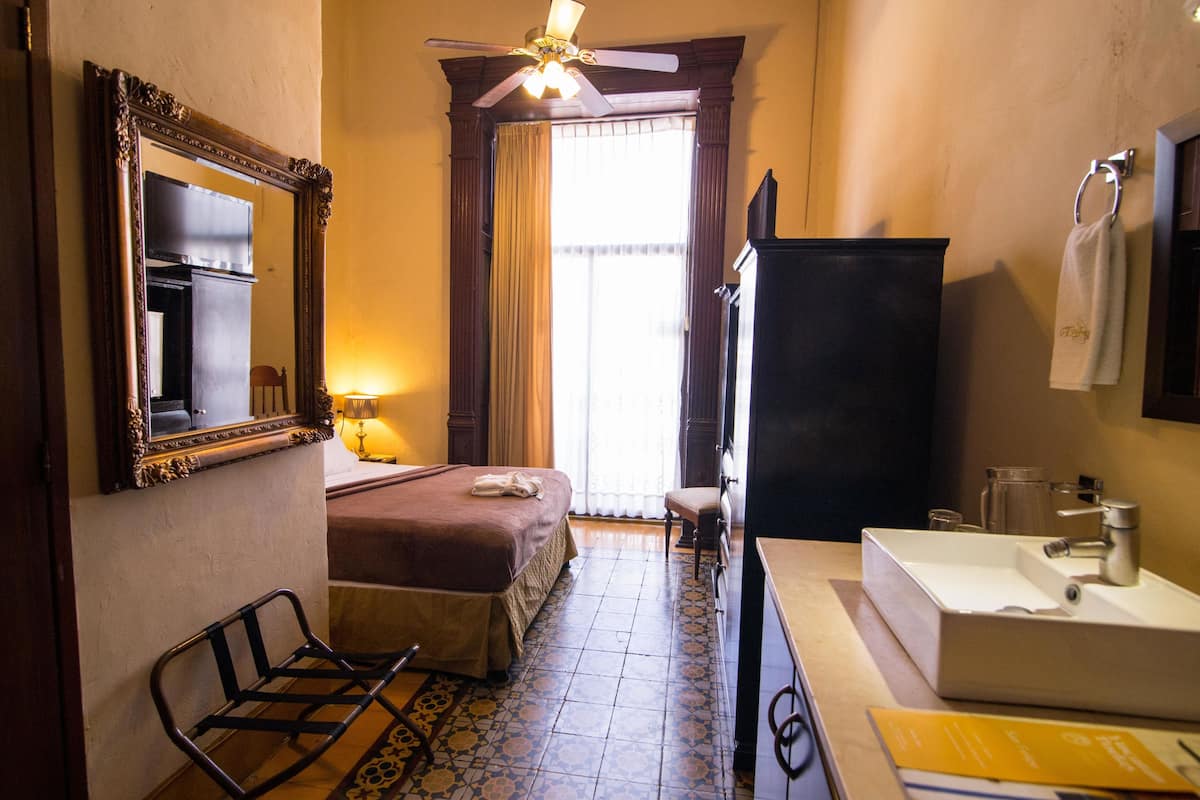 Standard Room, 1 Double Bed | Premium bedding, in-room safe, iron/ironing board, free WiFi