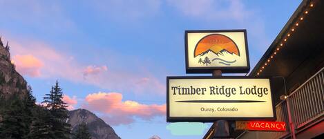 Façana frontal de l'allotjament