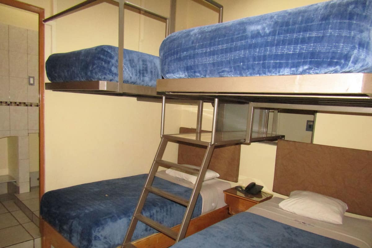 Deluxe Quadruple Room | 1 bedroom, Egyptian cotton sheets, premium bedding